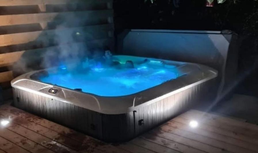 Chambres D'Hotes Avec Jacuzzi Coufouleux Екстериор снимка